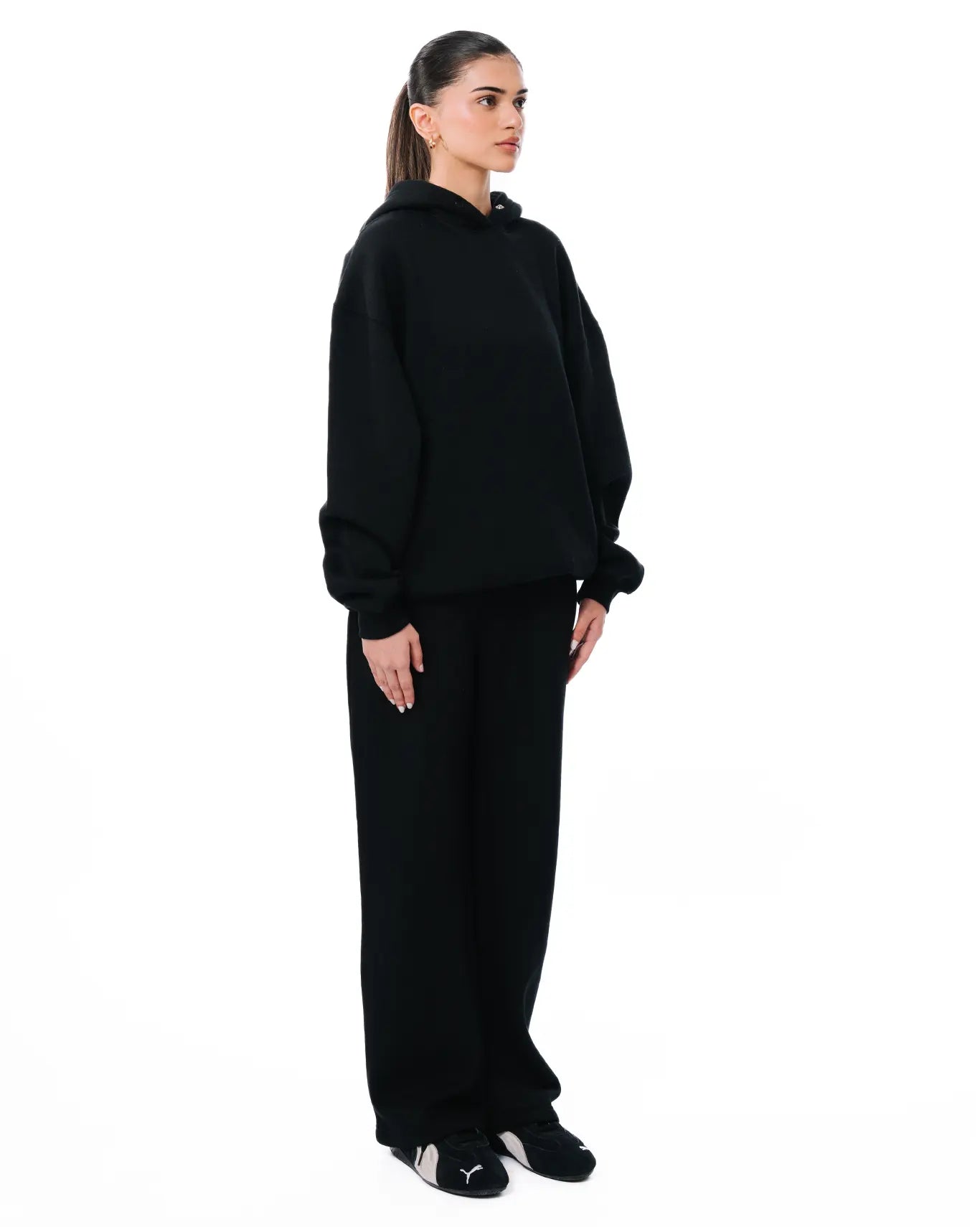 Oversized Pullover Hoodie in pure black