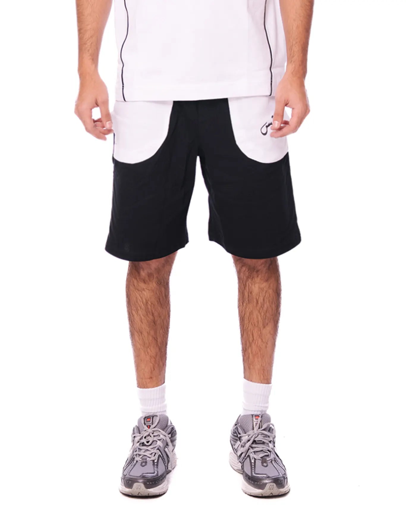 Naqees Black Black Essential Shorts Raglan - CULT