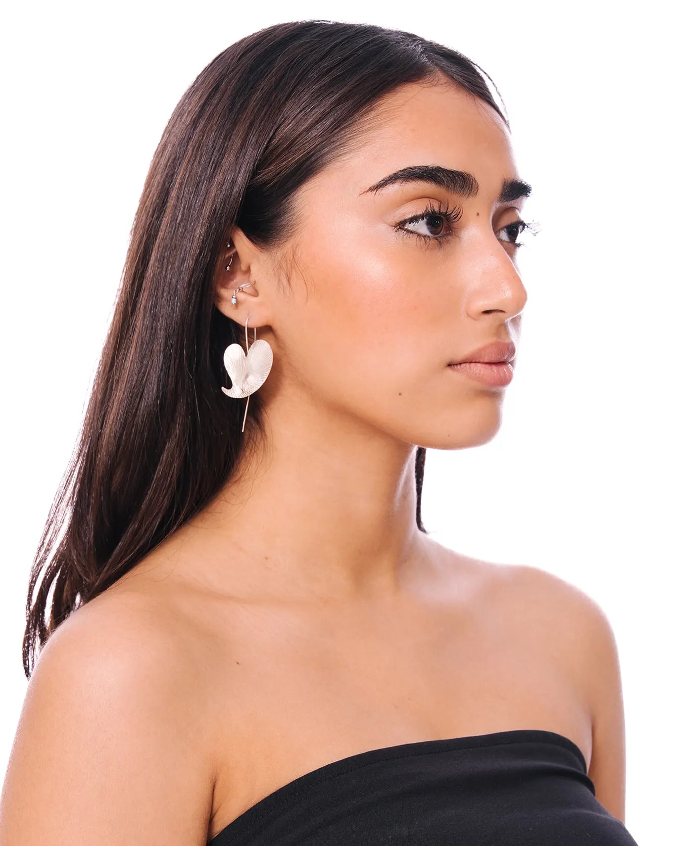 Amna Shariff Silver Silver Textured Leaf Earrings - CULT - haider