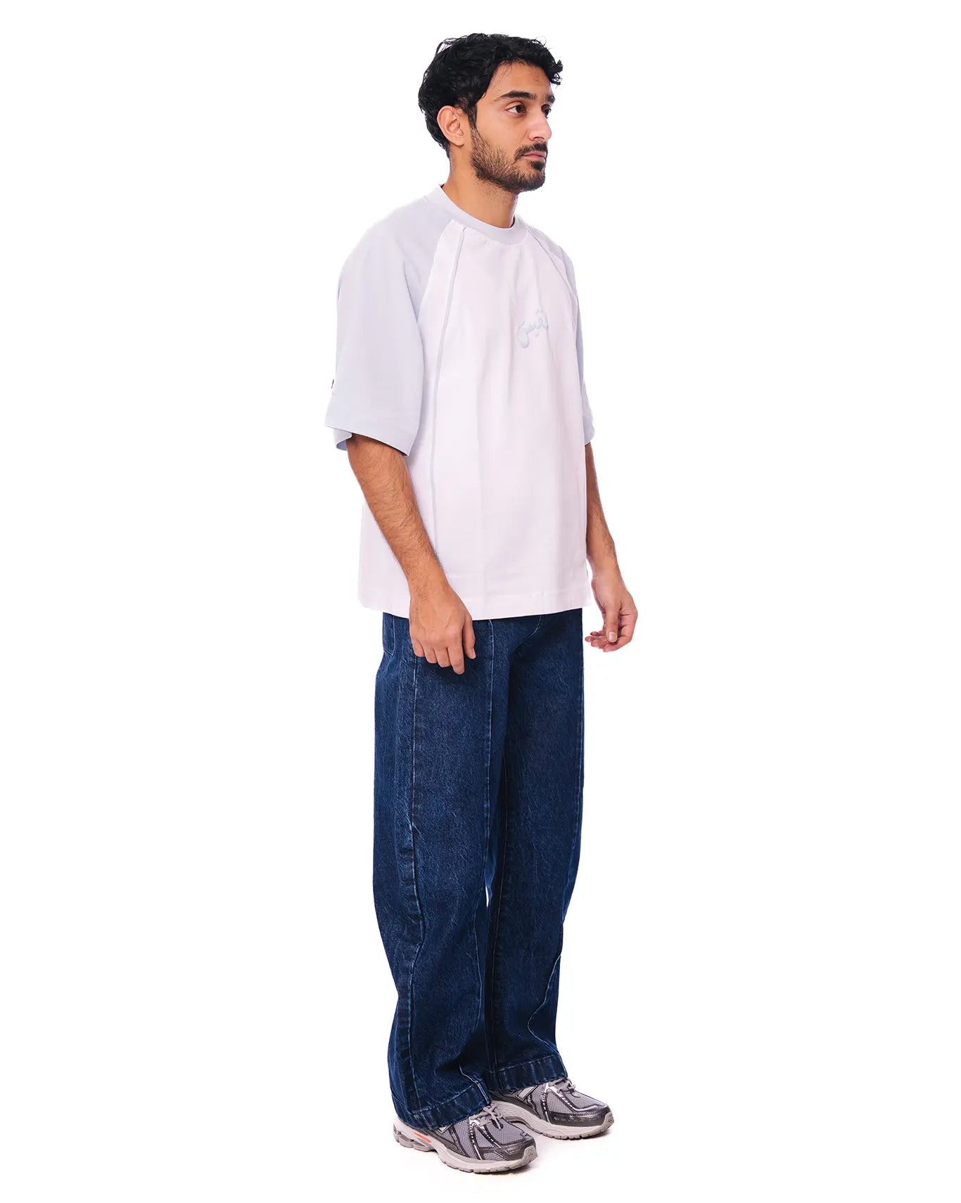 Naqees Sky White Sky Essential Raglan - CULT - haider