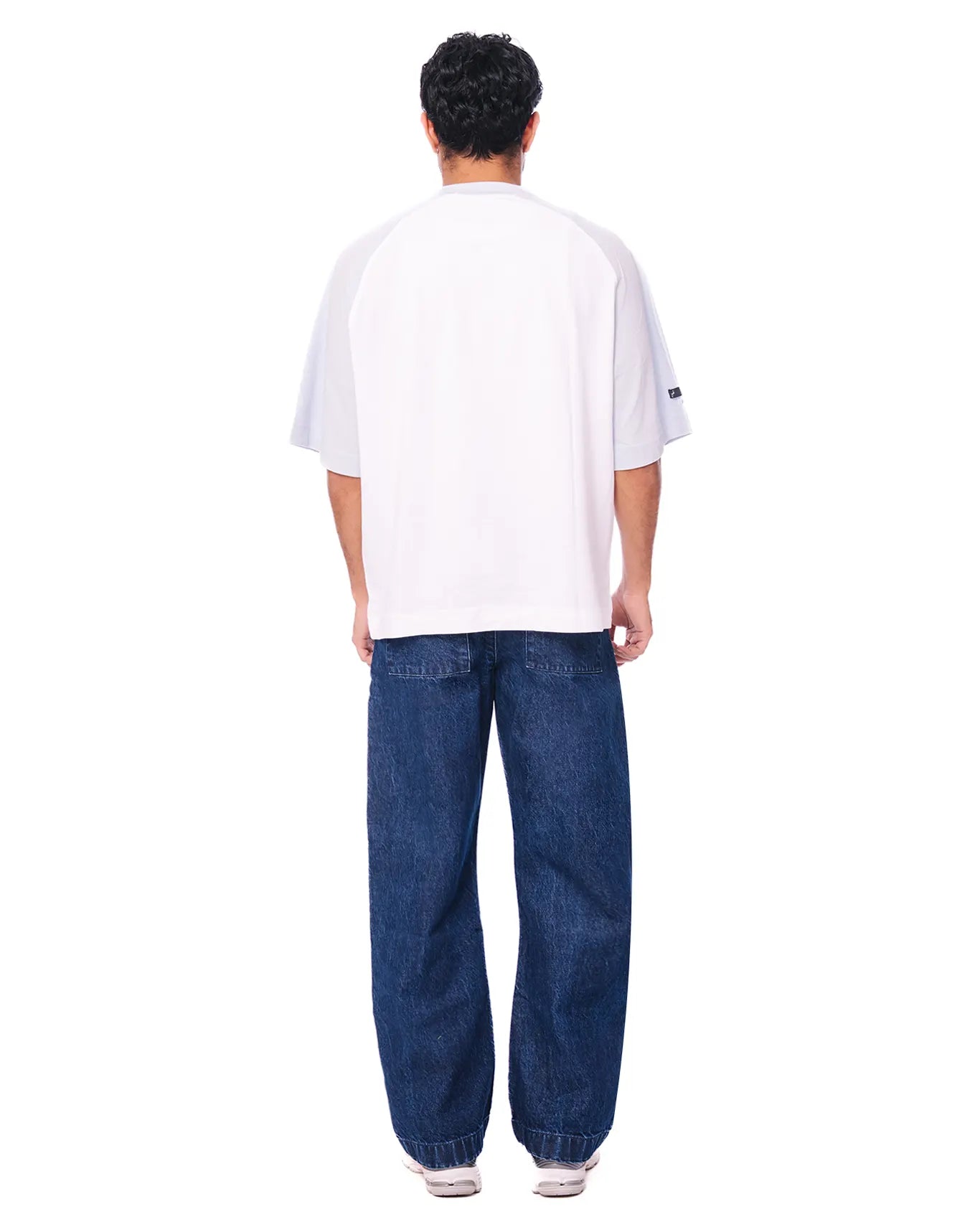 Naqees Sky White Sky Essential Raglan - CULT - haider