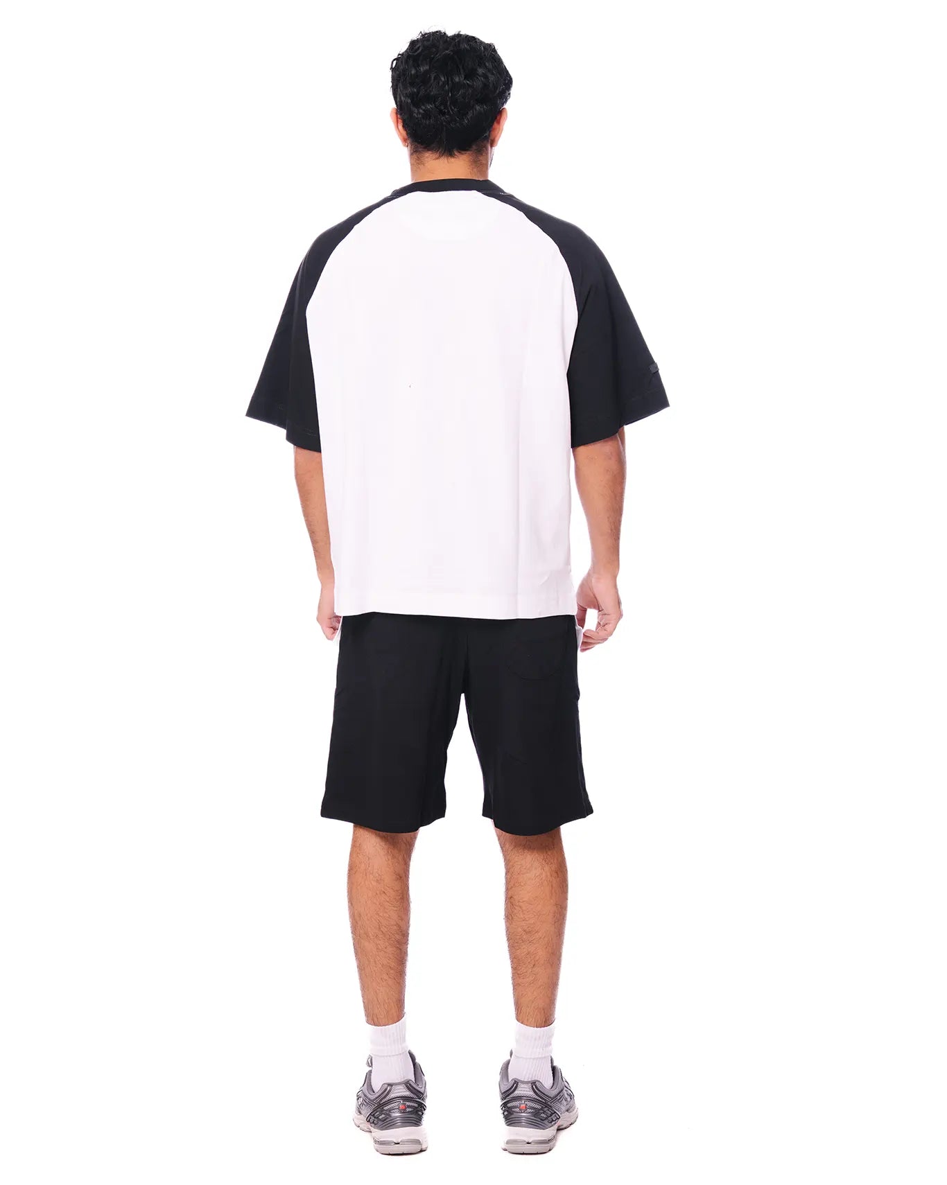 Naqees Black Black Essential Shorts Raglan - CULT