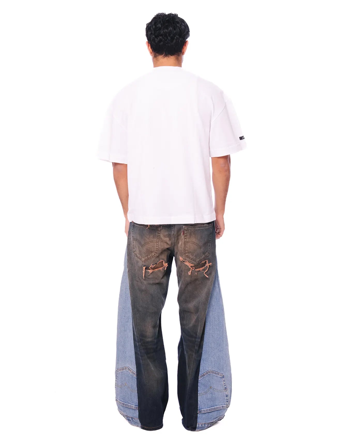 Naqees White White Essential Tee - CULT - haider