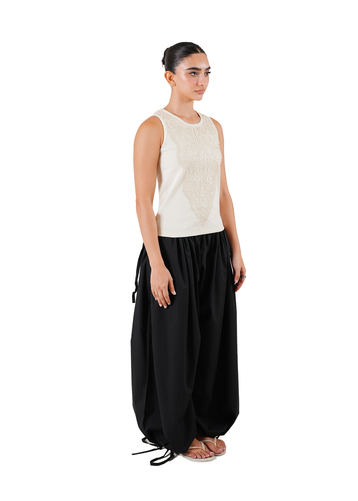Ishq-e-Amore Black Black Contour Balloon Pants - CULT