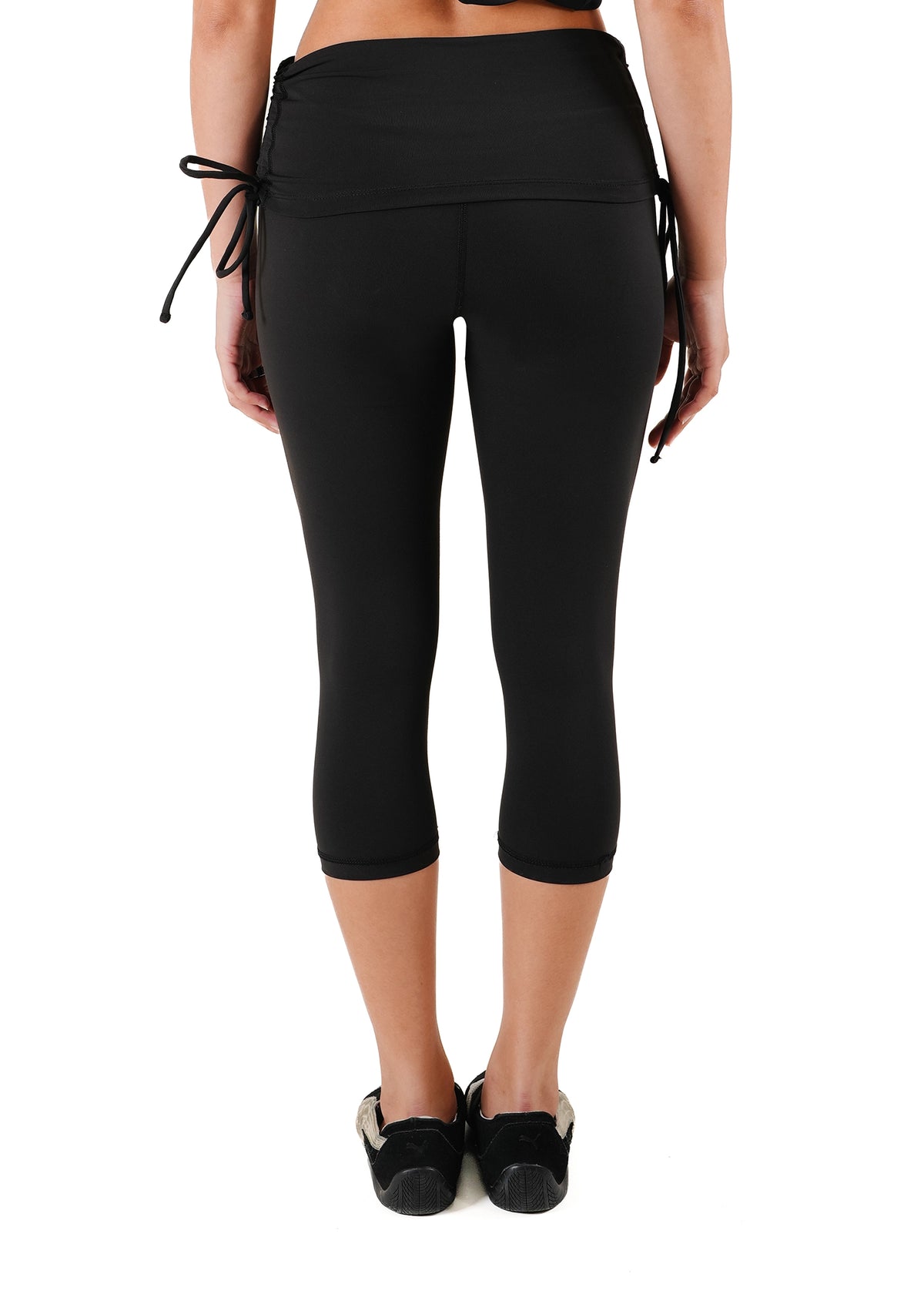 Living Fit Apparel Black Black Ultra Flex Capri - CULT