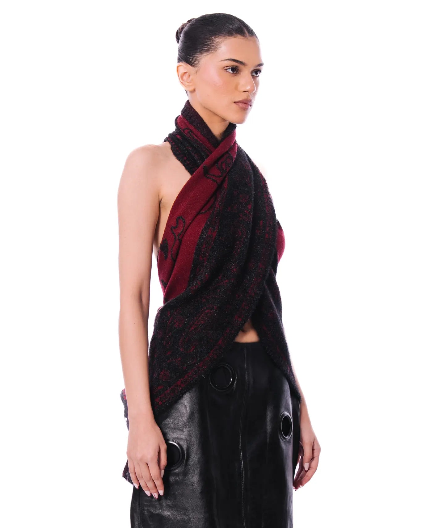 naqees maroon wool scarf cult store pakistan 1